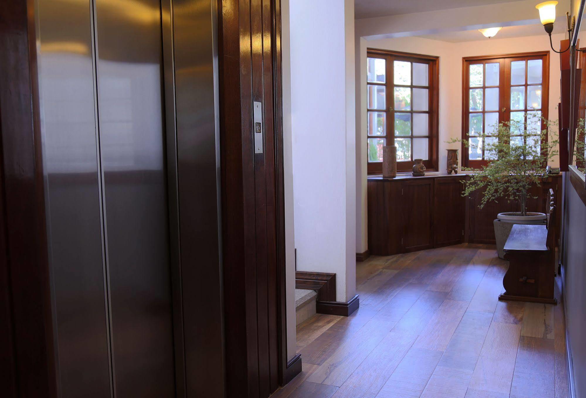 Hotel Residencia Del Sol Guatemala City Bagian luar foto