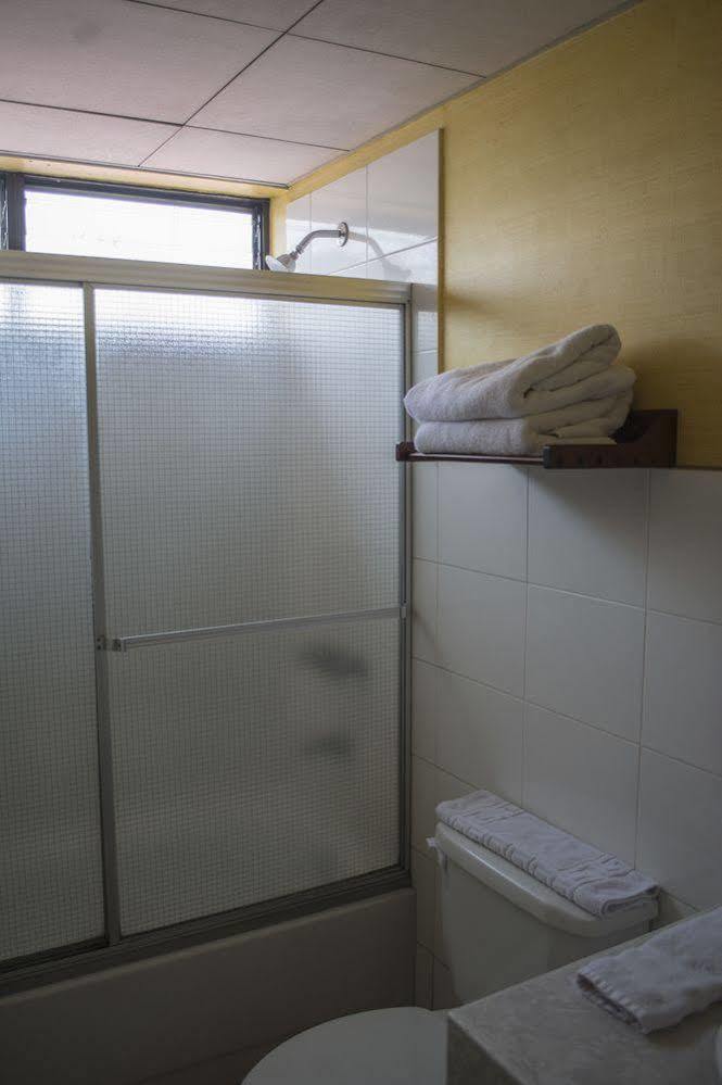 Hotel Residencia Del Sol Guatemala City Bagian luar foto