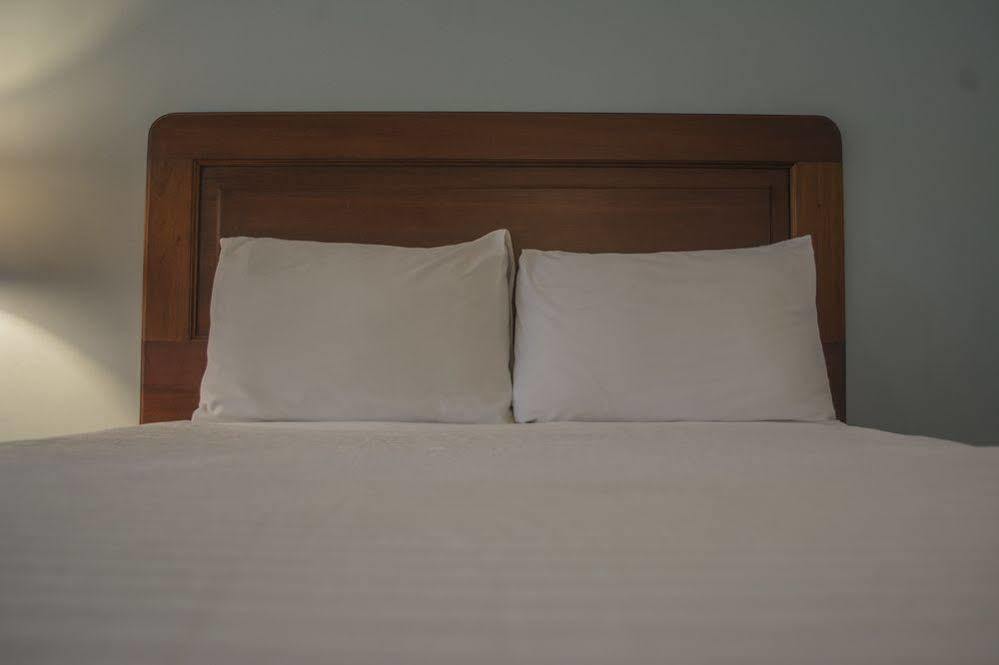 Hotel Residencia Del Sol Guatemala City Bagian luar foto