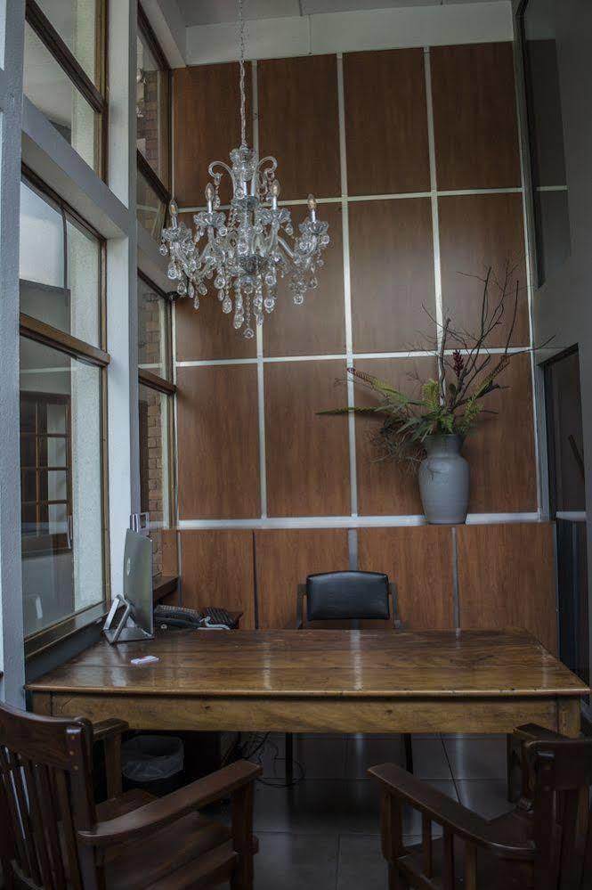 Hotel Residencia Del Sol Guatemala City Bagian luar foto