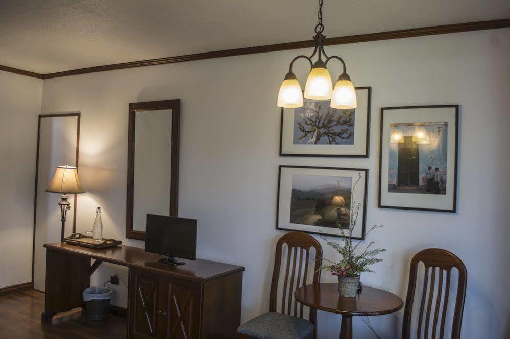Hotel Residencia Del Sol Guatemala City Bagian luar foto